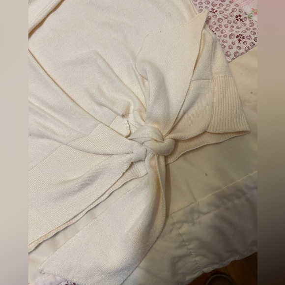 J. Crew Women's Cream Sweater - Picture 4 of 5